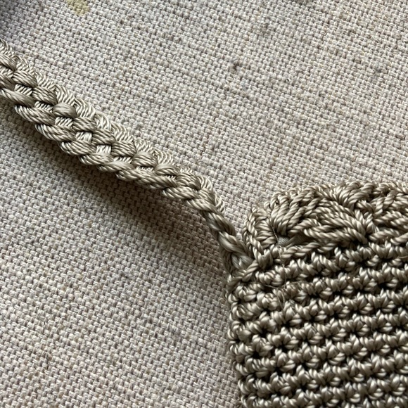 Crochet Crossbody Bag, Zipper Closure Sage Beige, Braided Strap, NWOT, Boho - Picture 3 of 6